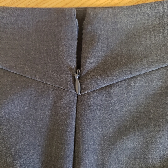 WOMENS SIZE 10, BLUE GRAY LINED PENCIL SKIRT. WORTHINGTON - Picture 5 of 6